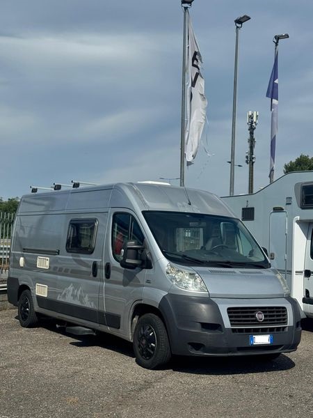 Camper furgonato 599 cm Mc Louis SLOOP1