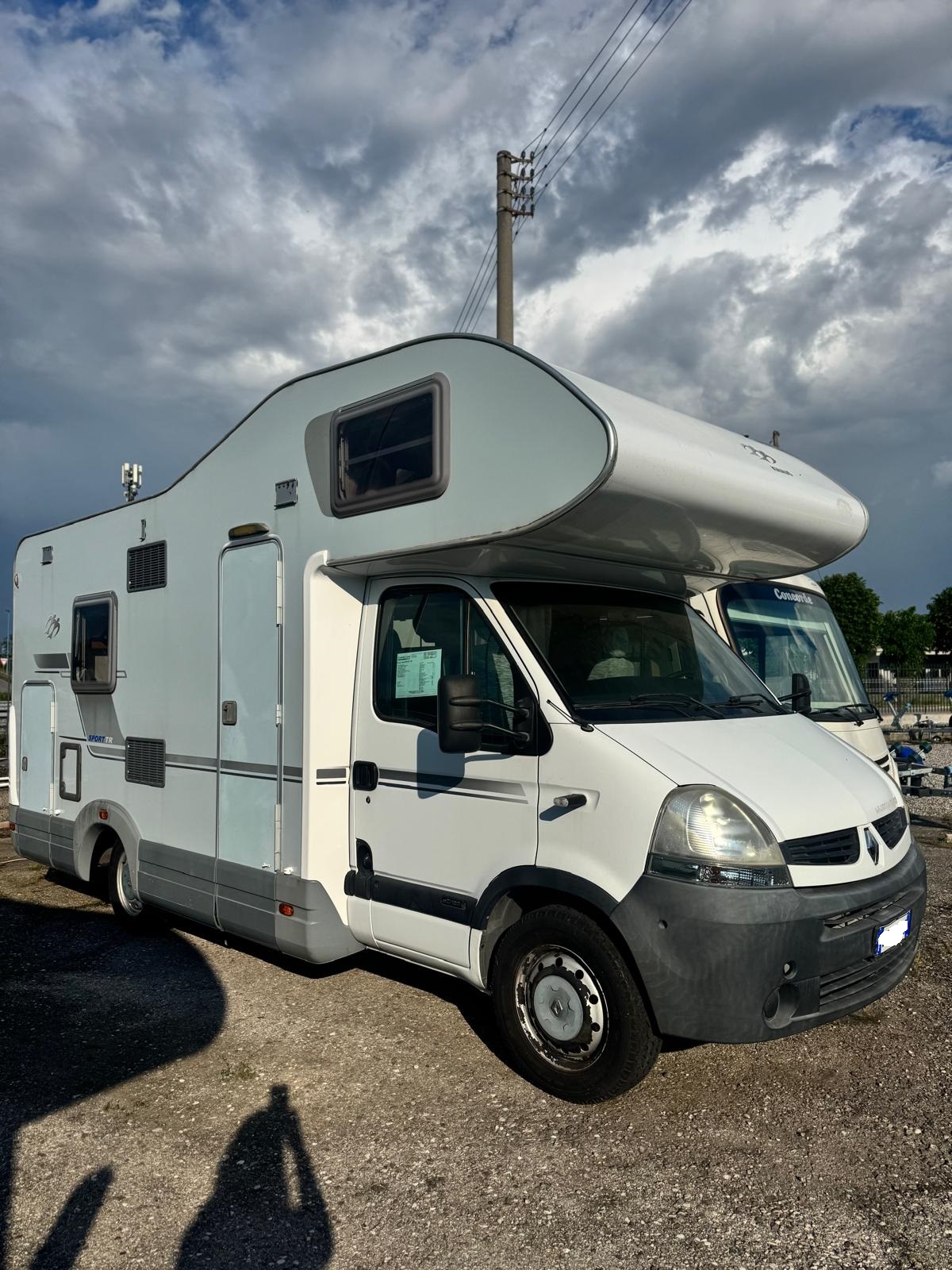 Camper mansardato Knaus compatto 4 posti
