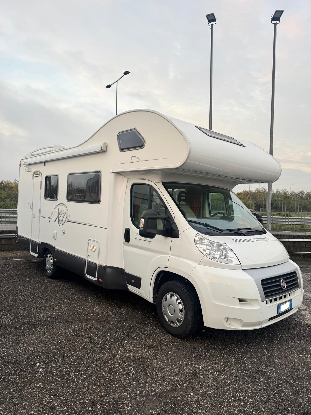 Camper mansardato 6 posti XGO Family 104
