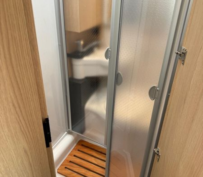 Camper noleggio semintegrale 595 cm_Camper land 3000_brescia (16)