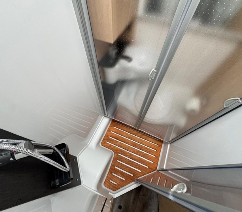 Camper noleggio semintegrale 595 cm_Camper land 3000_brescia (23)