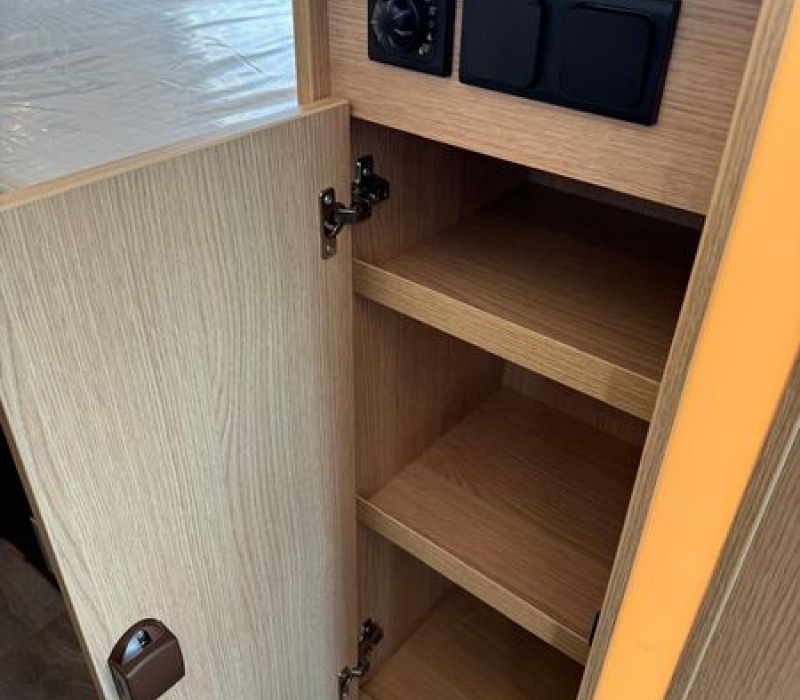 Camper noleggio semintegrale 595 cm_Camper land 3000_brescia (28)