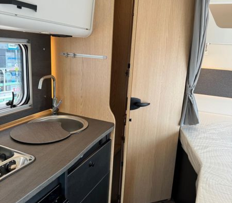 Camper noleggio semintegrale 595 cm_Camper land 3000_brescia (31)