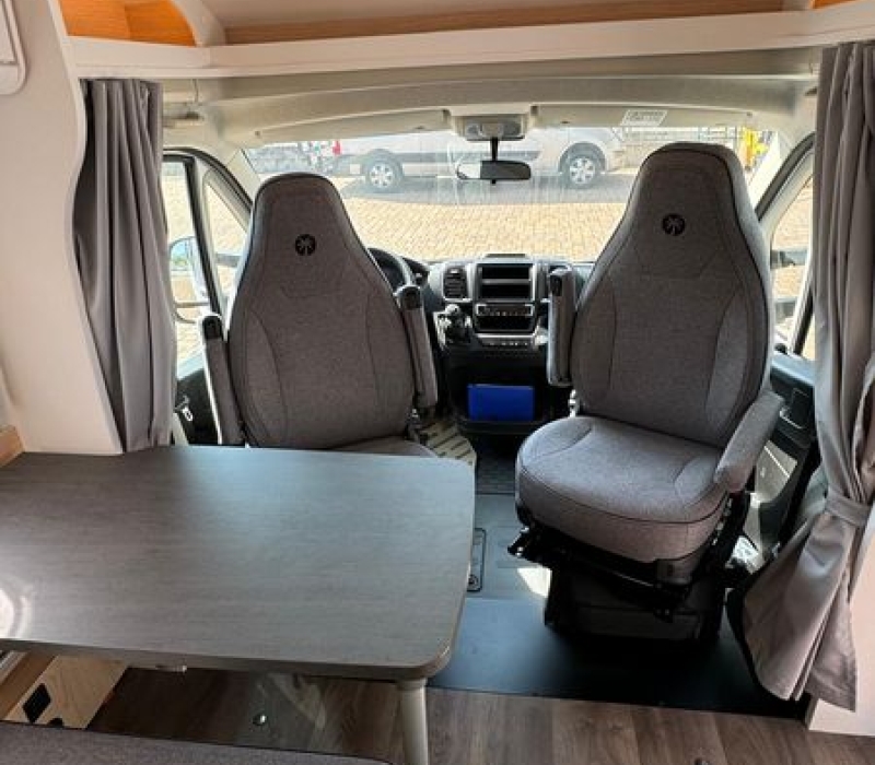 Camper noleggio semintegrale 595 cm_Camper land 3000_brescia (35)