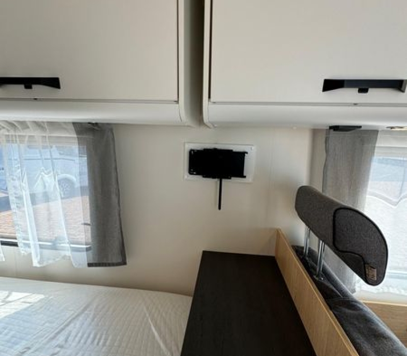 Camper noleggio semintegrale 595 cm_Camper land 3000_brescia (36)