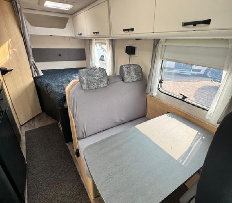 Camper noleggio semintegrale 595 cm_Camper land 3000_brescia (8)