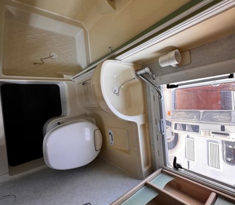 camper-usato-famiglia-mansardato-camper land 3000-brescia-occasione (11)