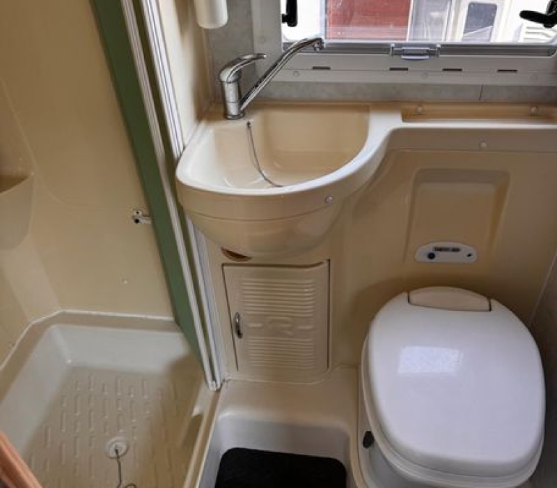 camper-usato-famiglia-mansardato-camper land 3000-brescia-occasione (5)