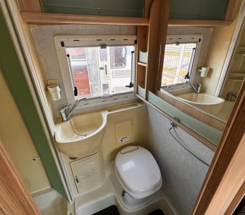 camper-usato-famiglia-mansardato-camper land 3000-brescia-occasione (9)