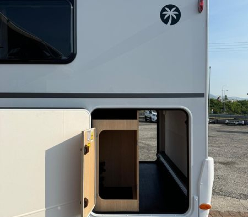 Sunlight V69-semintegrale con letto nautico-Camper land 3000- Brescia (38)