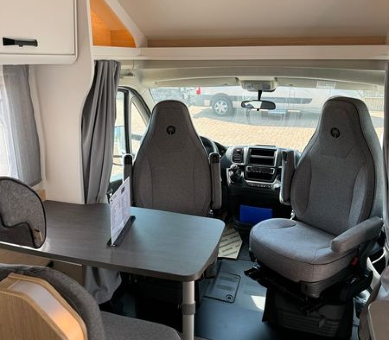 Camper semintegrale 595 cm-Sunlight T58 (27)