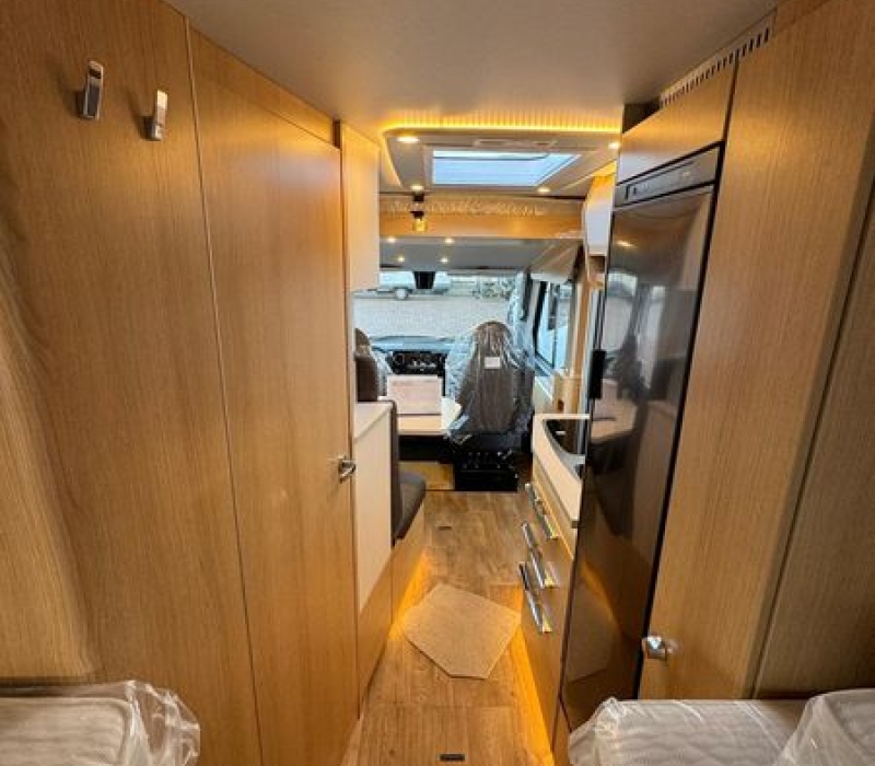 Motorhome Hymer BMC I 580_Mercedes benz_cambio automatico_Camper land 3000_Brescia (2)