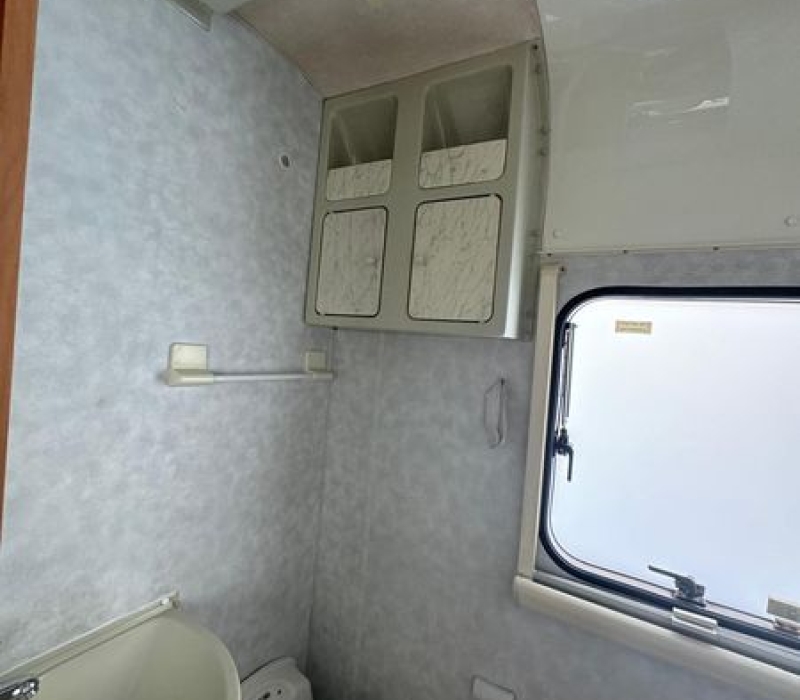 Camper mansardato Adriatik 572 serie 70_Camper land 3000 Brescia (38)