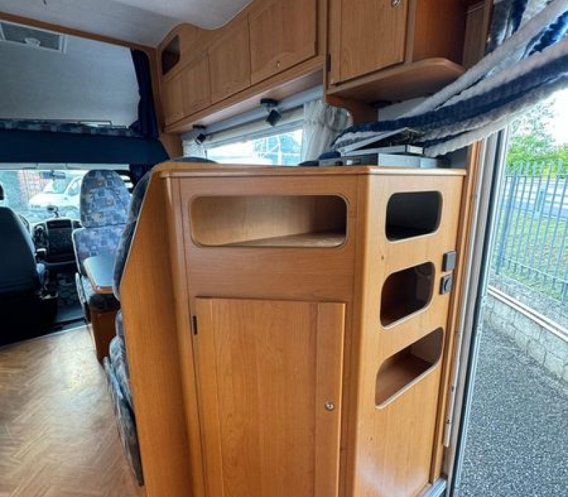 Camper mansardato Adriatik 572 serie 70_Camper land 3000 Brescia (41)