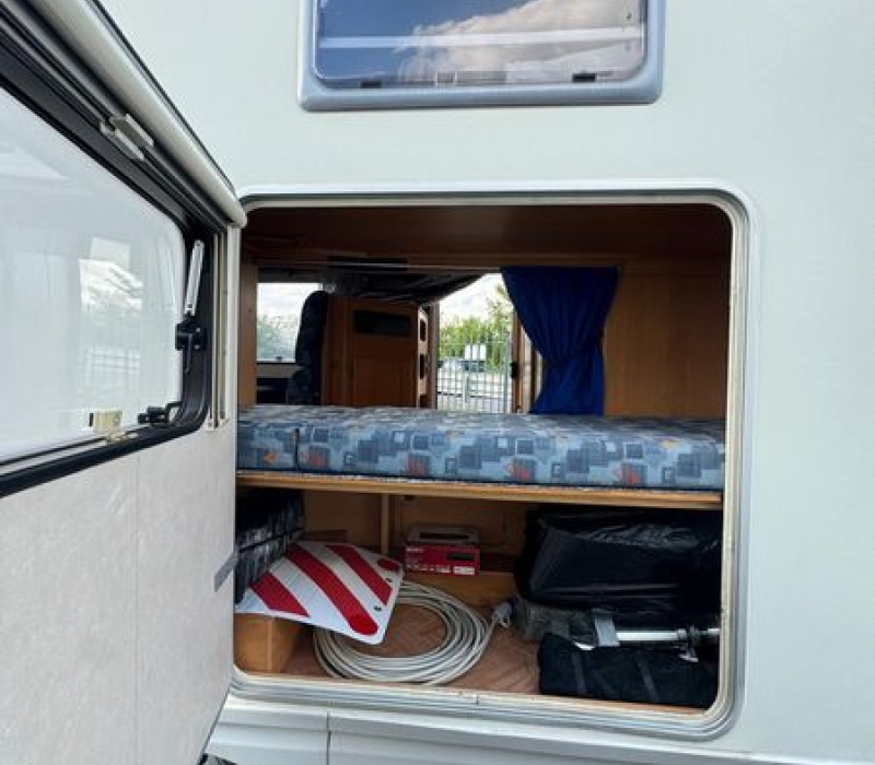 Camper mansardato Adriatik 572 serie 70_Camper land 3000 Brescia (56)