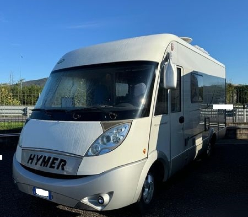 Hymer B514 SL motorhome garage grande (17)