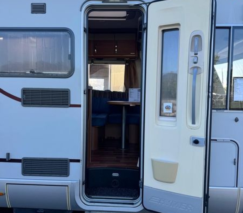 Hymer B514 SL motorhome garage grande (14)