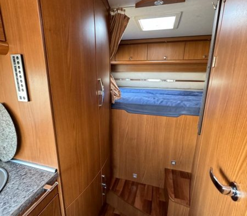 Hymer B514 SL motorhome garage grande (3)