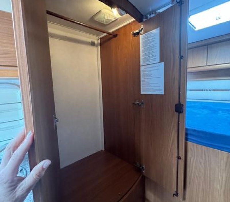 Hymer B514 SL motorhome garage grande (31)