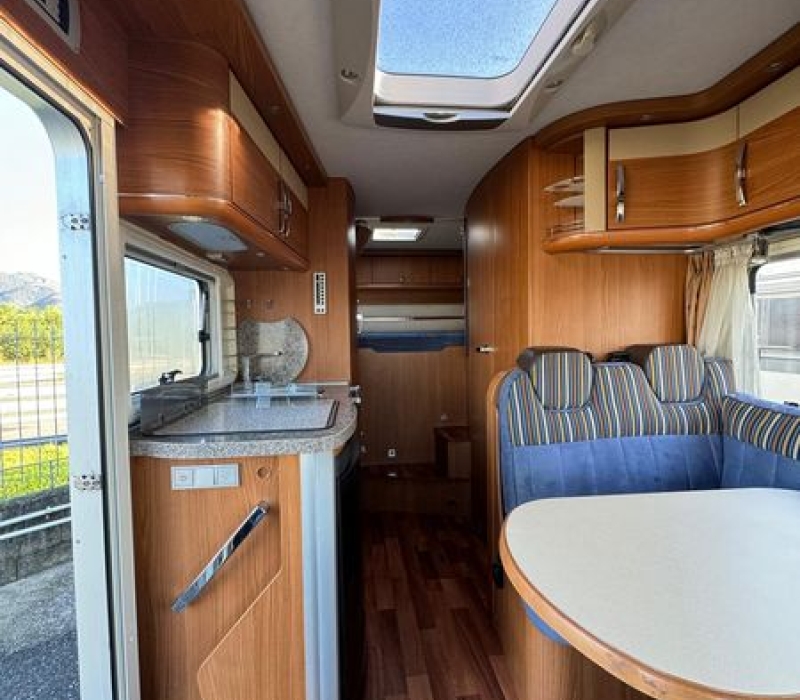 Hymer B514 SL motorhome garage grande (44)