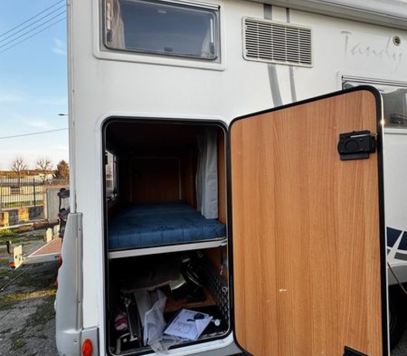 Camper mansardato 7 posti letto_usato_Camper Land 3000_Brescia (24)