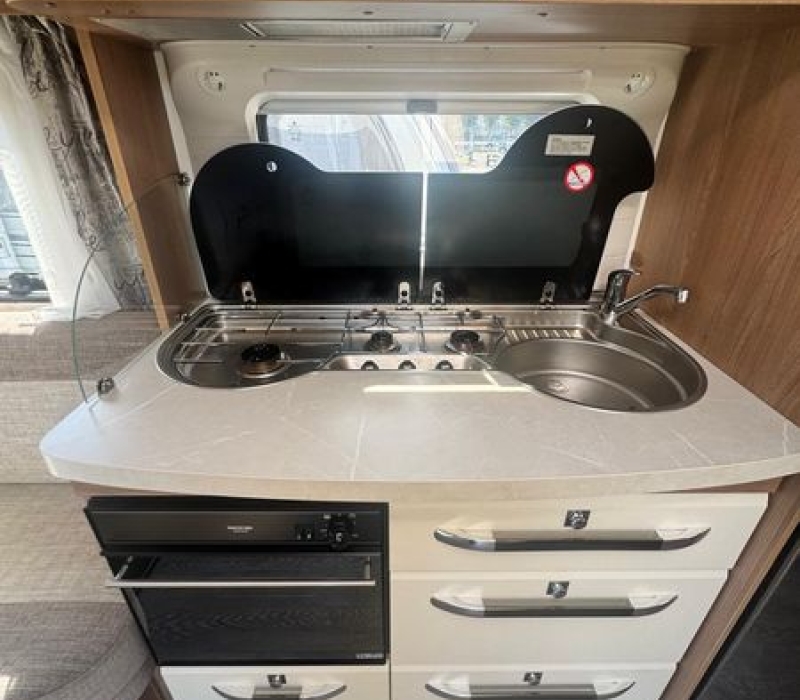 Caravan Hobby usta_Camper land 300_brescia (10)