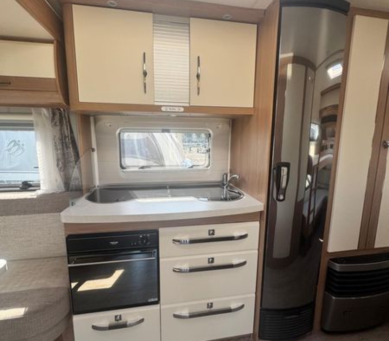 Caravan Hobby usta_Camper land 300_brescia (11)