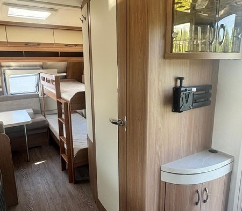 Caravan Hobby usta_Camper land 300_brescia (15)