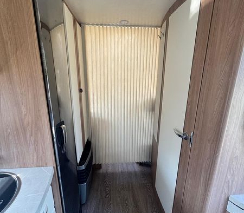 Caravan Hobby usta_Camper land 300_brescia (24)