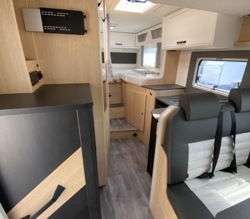 SEmintegrale 699_letti gemelli-garage grande-letto basculante-camper land 3000_brescia (12)