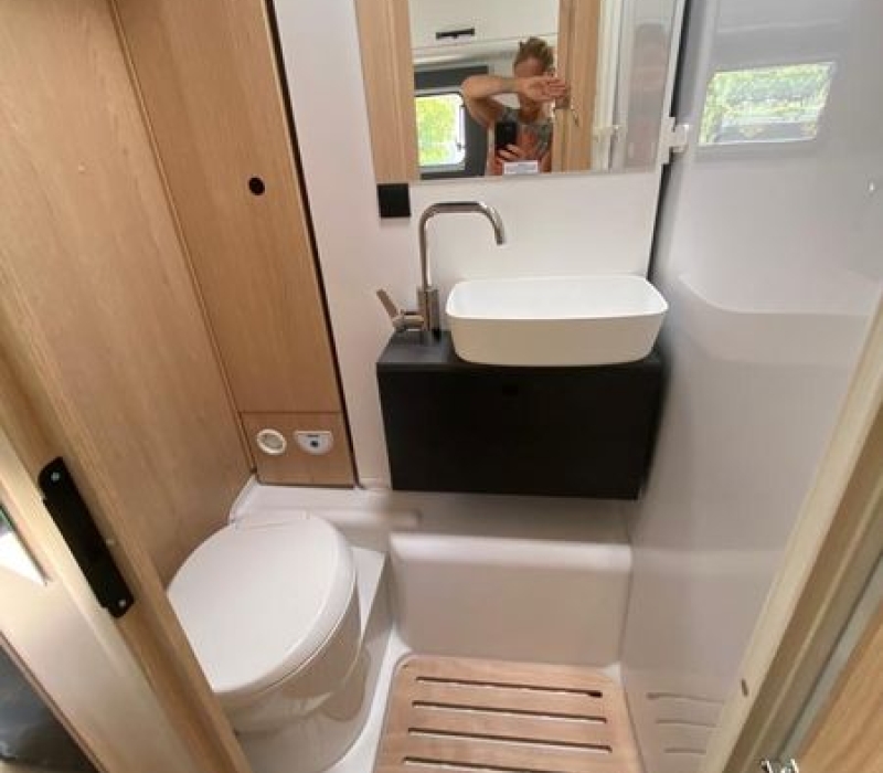 SEmintegrale 699_letti gemelli-garage grande-letto basculante-camper land 3000_brescia (32)