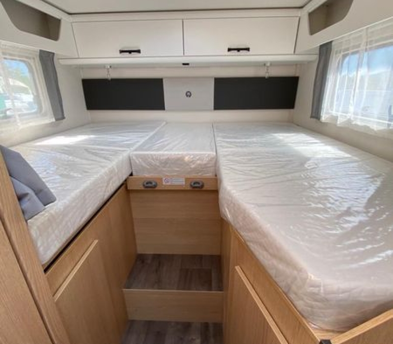 SEmintegrale 699_letti gemelli-garage grande-letto basculante-camper land 3000_brescia (34)
