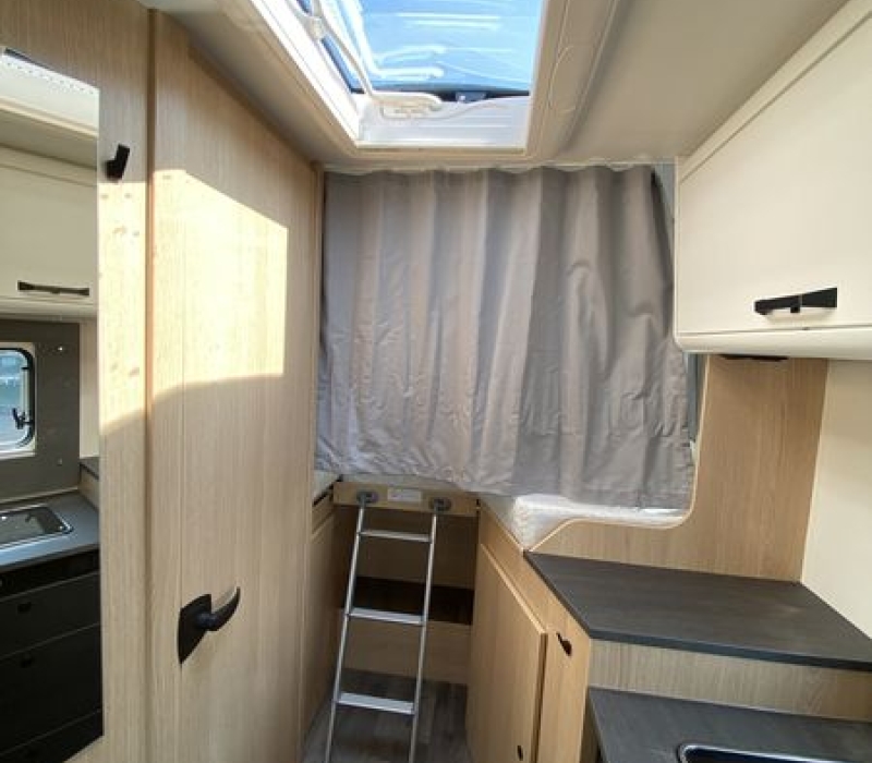 SEmintegrale 699_letti gemelli-garage grande-letto basculante-camper land 3000_brescia (5)