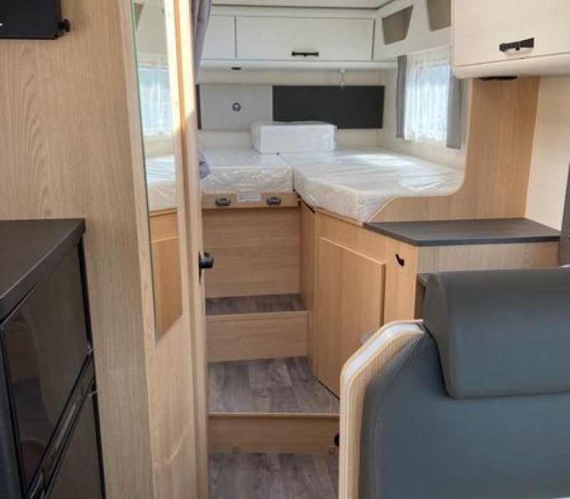 SEmintegrale 699_letti gemelli-garage grande-letto basculante-camper land 3000_brescia (52)