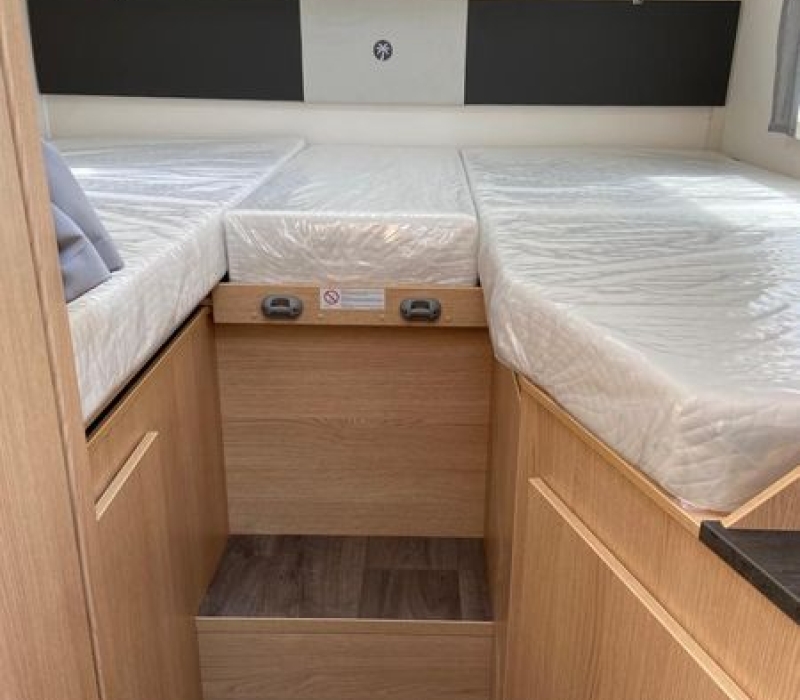 SEmintegrale 699_letti gemelli-garage grande-letto basculante-camper land 3000_brescia (62)