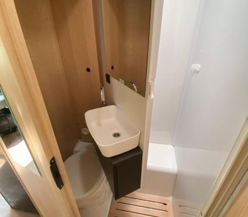 SEmintegrale 699_letti gemelli-garage grande-letto basculante-camper land 3000_brescia (67)