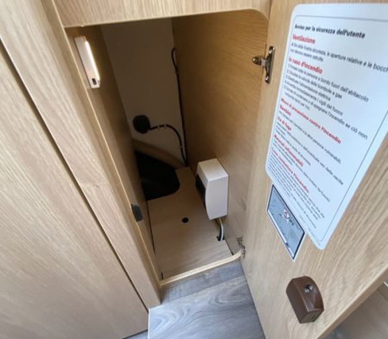 SEmintegrale 699_letti gemelli-garage grande-letto basculante-camper land 3000_brescia (7)