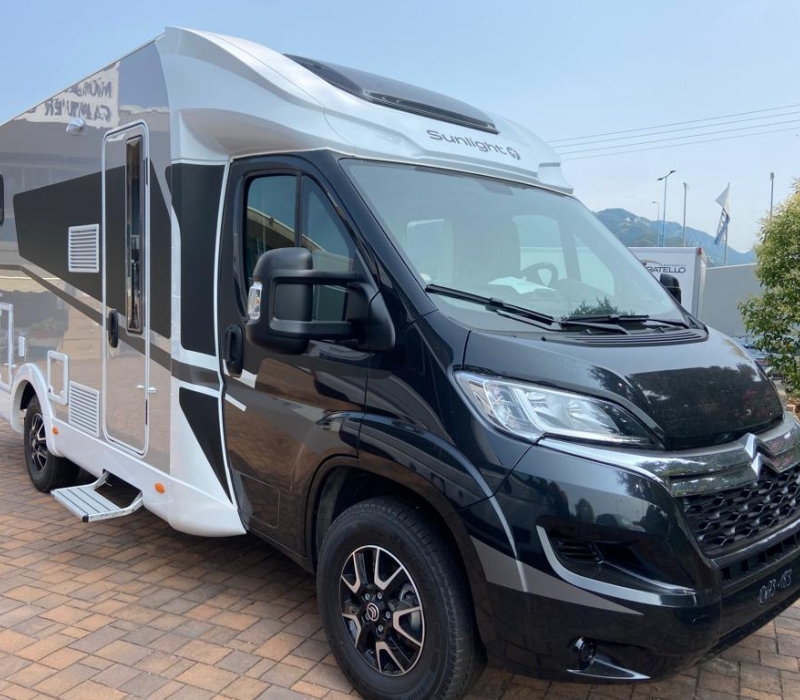 SEmintegrale 699_letti gemelli-garage grande-letto basculante-camper land 3000_brescia _via serenissima