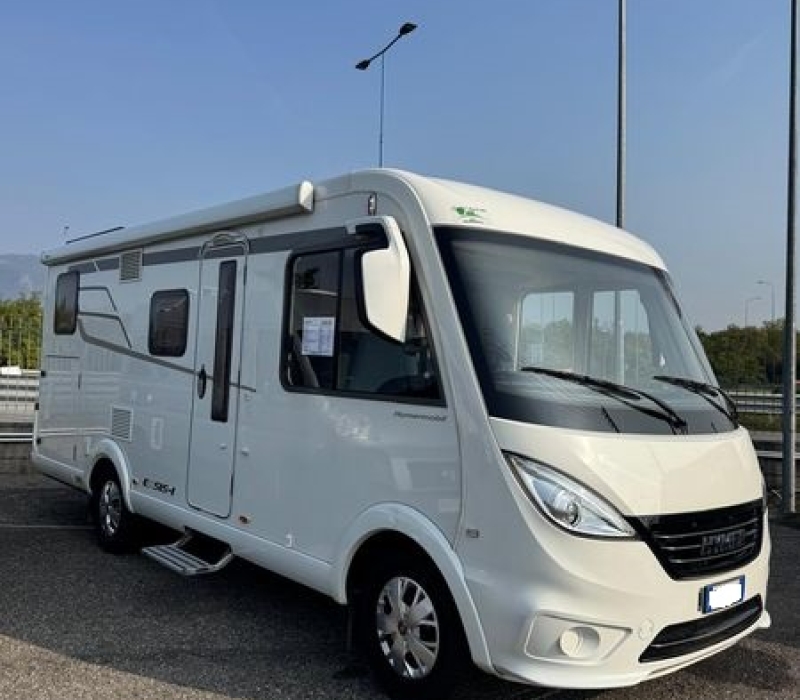 Motorhome Hymer Exsisi i 474-compatto-letti gemelli-usato-Camper land3000 (1)
