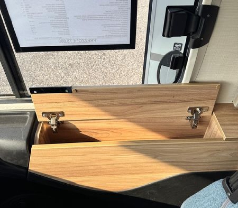 Motorhome Hymer Exsisi i 474-compatto-letti gemelli-usato-Camper land3000 (10)