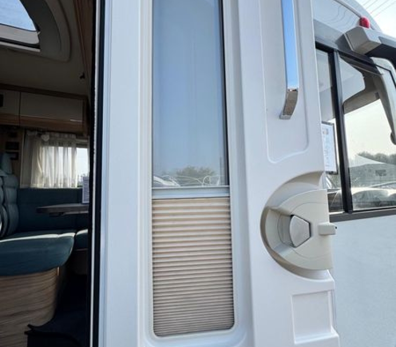 Motorhome Hymer Exsisi i 474-compatto-letti gemelli-usato-Camper land3000 (32)