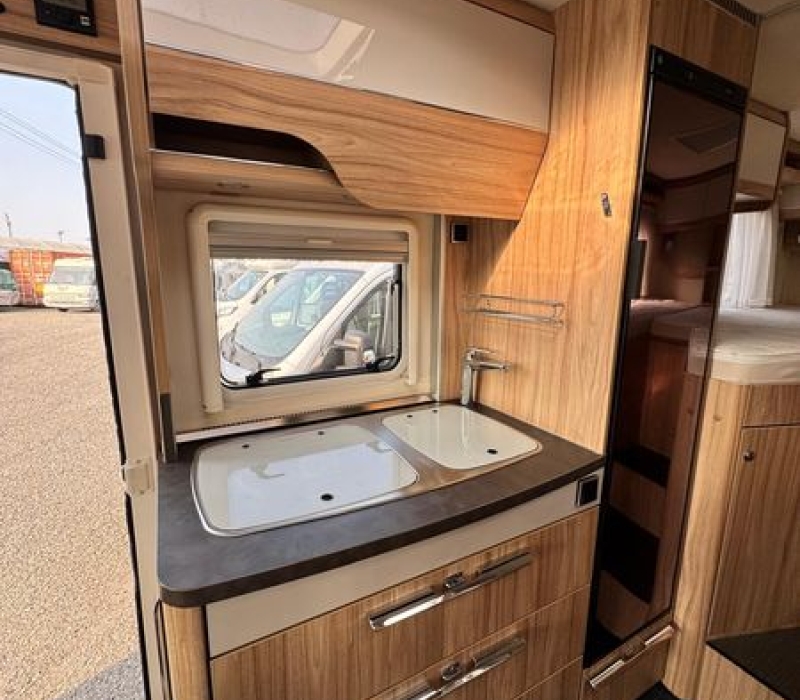 Motorhome Hymer Exsisi i 474-compatto-letti gemelli-usato-Camper land3000 (34)