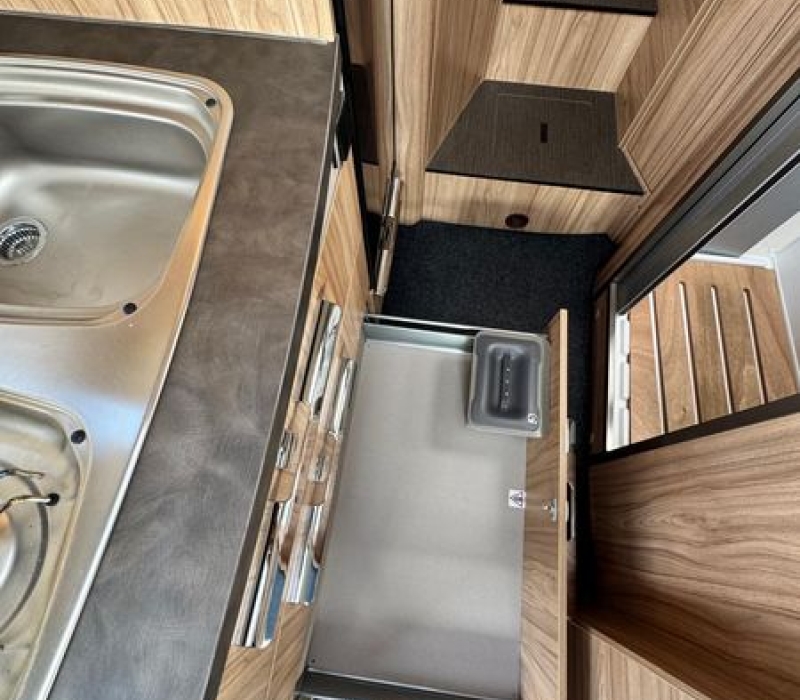 Motorhome Hymer Exsisi i 474-compatto-letti gemelli-usato-Camper land3000 (36)