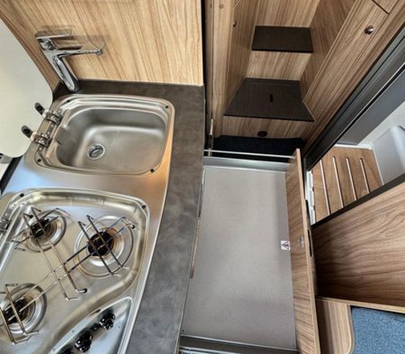 Motorhome Hymer Exsisi i 474-compatto-letti gemelli-usato-Camper land3000 (37)