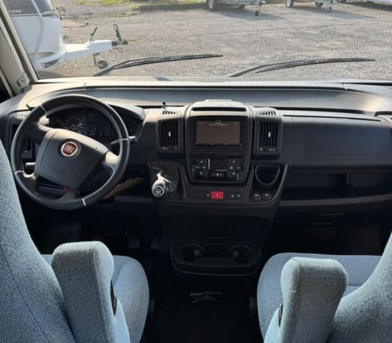 Motorhome Hymer Exsisi i 474-compatto-letti gemelli-usato-Camper land3000 (4)