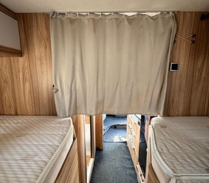 Motorhome Hymer Exsisi i 474-compatto-letti gemelli-usato-Camper land3000 (59)