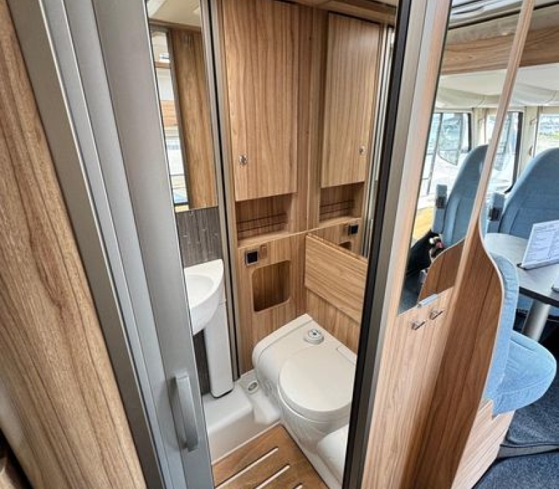 Motorhome Hymer Exsisi i 474-compatto-letti gemelli-usato-Camper land3000 (71)