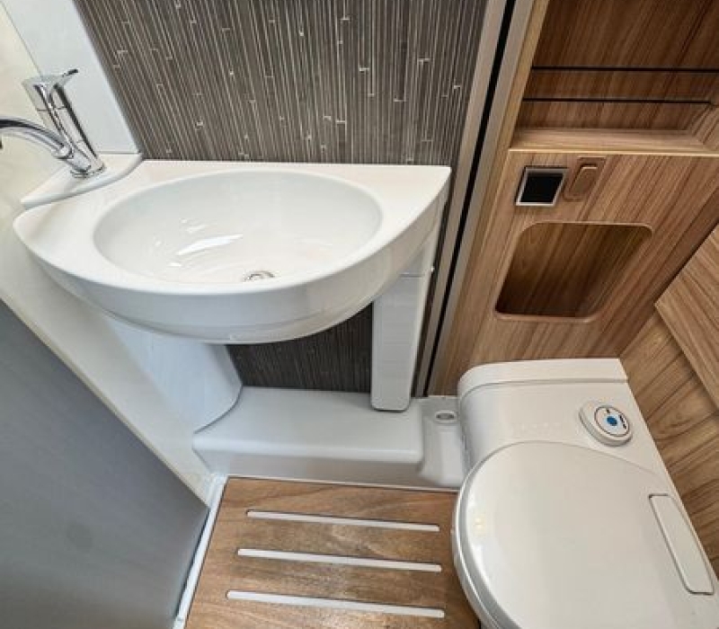 Motorhome Hymer Exsisi i 474-compatto-letti gemelli-usato-Camper land3000 (72)