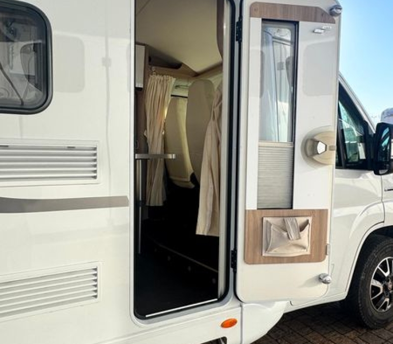 Camper semintegrale_compatto_letti gemelli_usato_migliore offerta_Camper land 3000_Brescia_ Cremona_Mantova_Milano_Crema_garda lake (38)