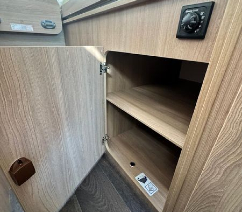 Camper semintegrale_compatto_letti gemelli_usato_migliore offerta_Camper land 3000_Brescia_ Cremona_Mantova_Milano_Crema_garda lake (62)